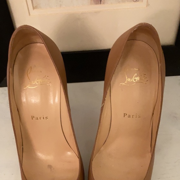 LAST CHANCE!Christian Louboutin Sz 37 Nude Pumps - Picture 2 of 11